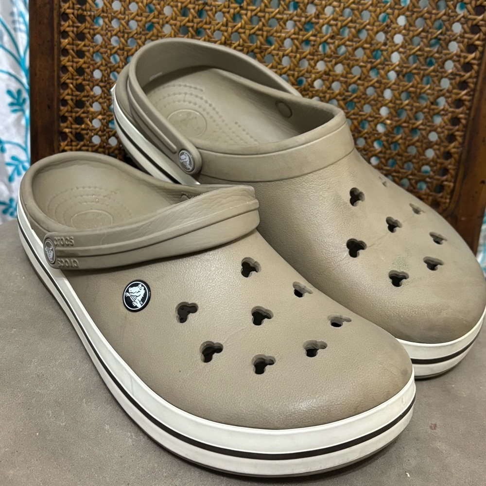 Disney CROCS MICKEY MOUSE Cutouts MENS SIZE 10 womens size 12